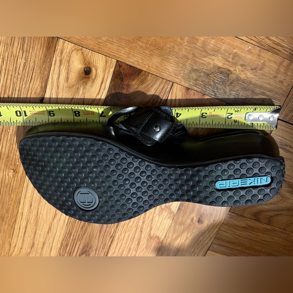 Cole Hahn Nike Air Thong Sandals - Picture 6 of 7